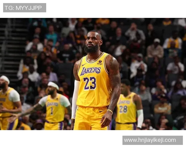 NBA老将40+得分传奇：詹姆斯15次惊艳表现与卡尔·马龙高龄MVP运动奇迹